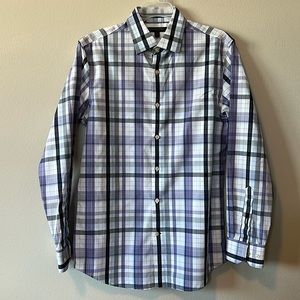 Banana Republic No Iron men’s dress shirt. Size small in excellent condition